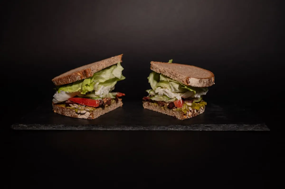 Pesto mozzarella sandwich